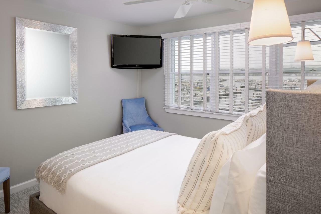 Inn At Harbor Hill Marina Niantic Εξωτερικό φωτογραφία
